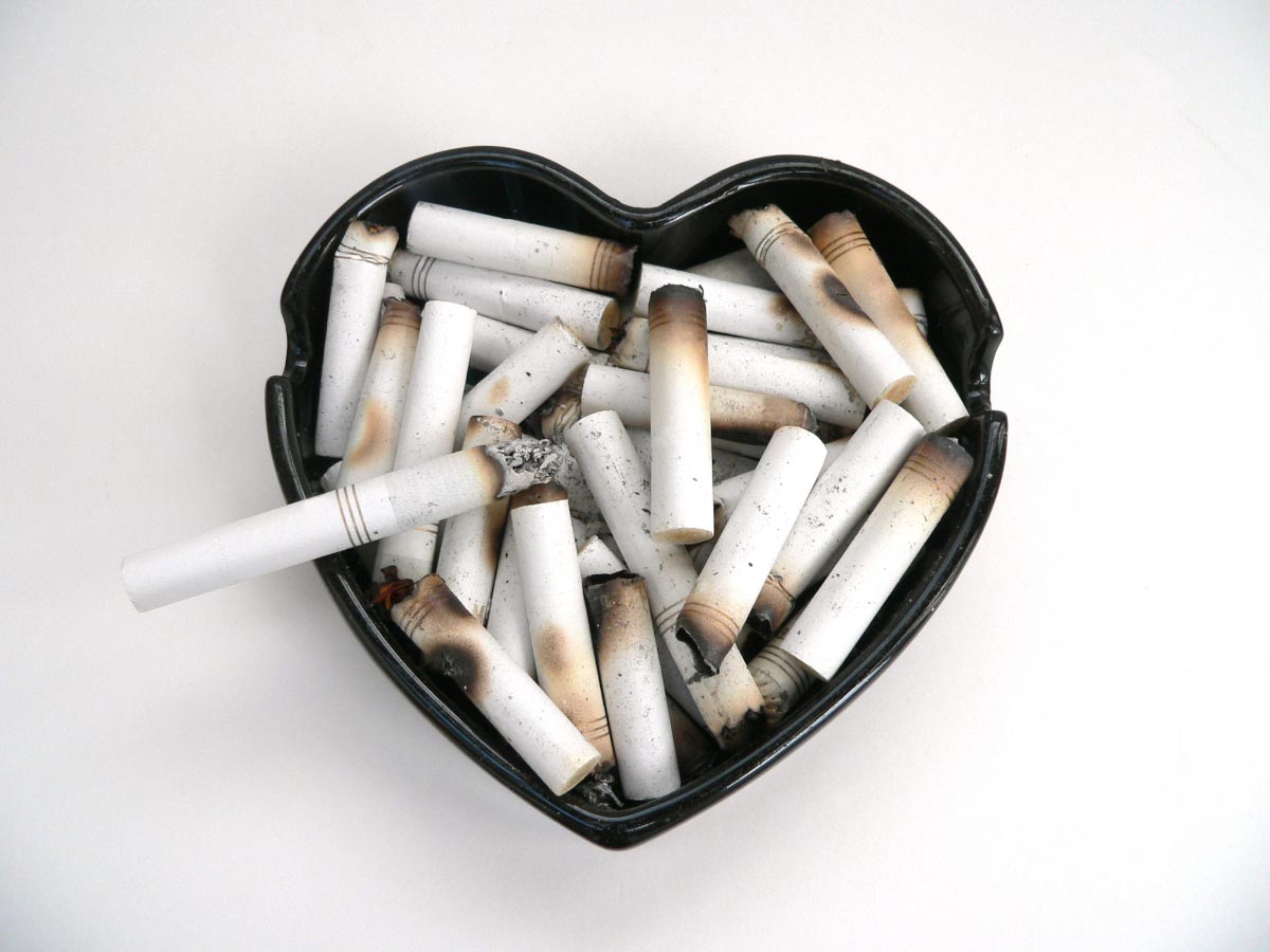 Ash-Tray-Cigarettes-Smoke-Heart-Shape