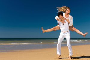 beach couple